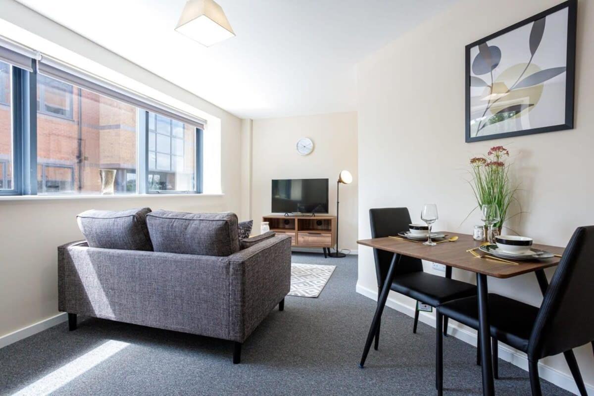 Stylish And Modern 1 Bedroom Apartment マンチェスター エクステリア 写真